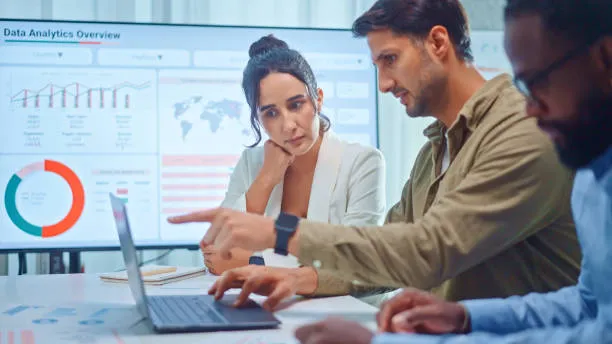 Social media marketing with analytics and engagement